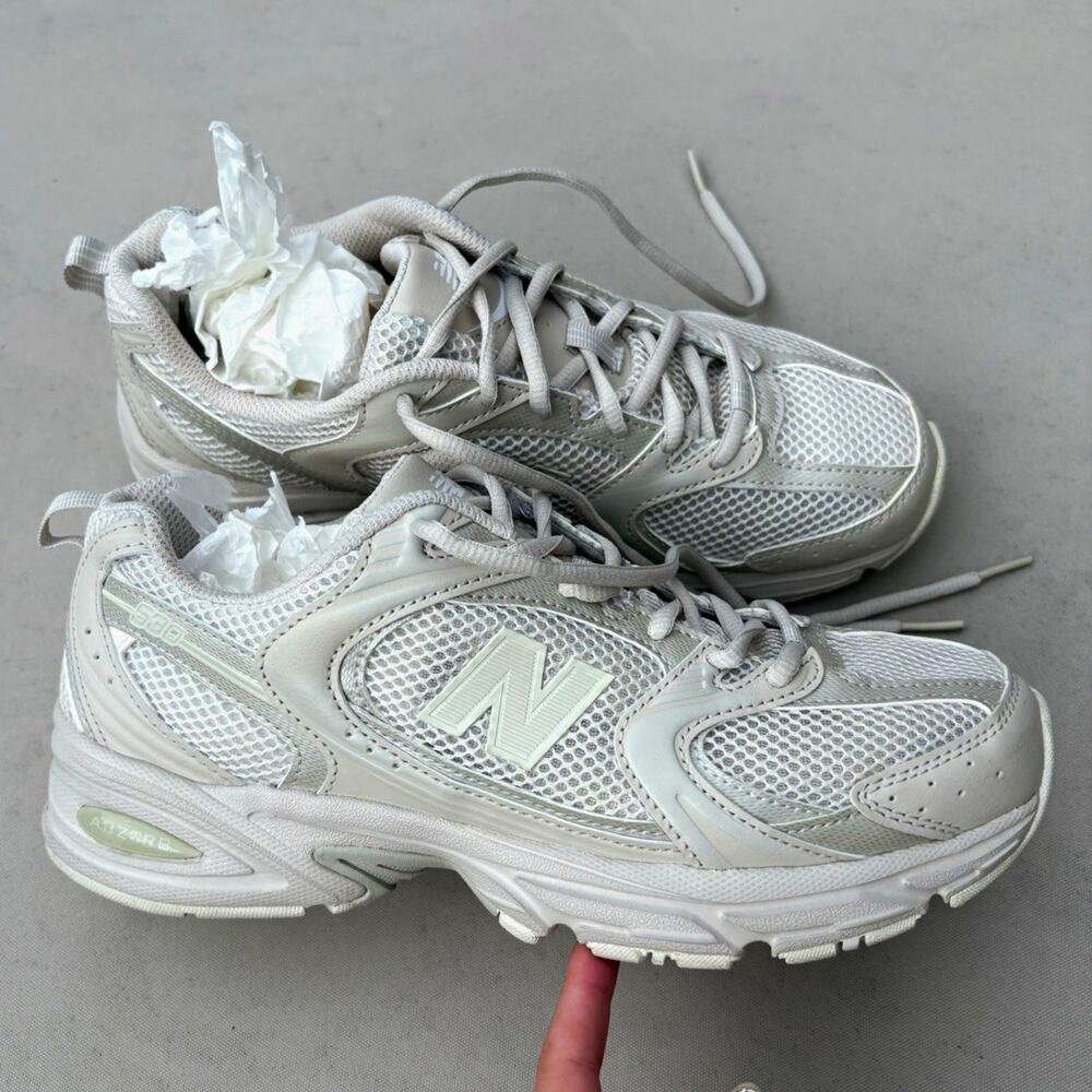 New Balance 530 Sea Salt/White Mesh Sneakers Women’s Size 9
